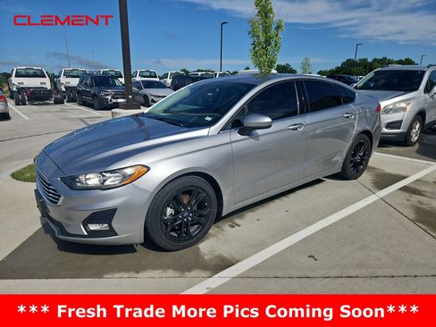 Used 2020 Ford Fusion SE w/ Equipment Group 151A FWD image 3