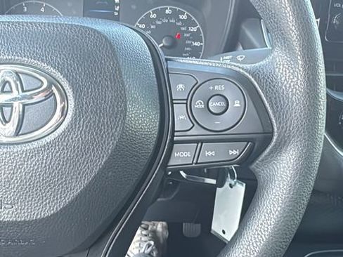Used 2024 Toyota Corolla LE image 5