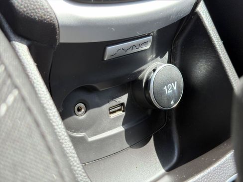 Used 2016 Ford Fiesta SE FWD image 35