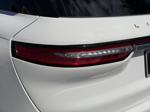 Used 2022 Lincoln Corsair FWD image 9