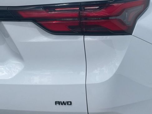 Used 2023 Chevrolet Traverse Premier w/ Redline Edition AWD/4WD image 26
