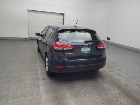 Used 2017 Kia Forte LX FWD image 5