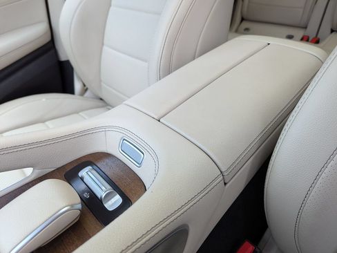 Used 2021 Mercedes-Benz GLS 450 4MATIC image 27