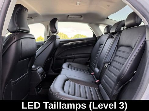 Used 2018 Ford Fusion SE w/ Equipment Group 602A FWD image 16