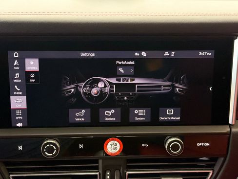 Certified 2026 Porsche Macan AWD/4WD image 28