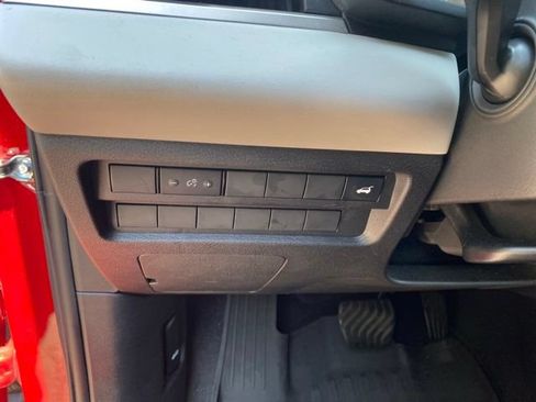 Used 2025 Mitsubishi Outlander SE AWD/4WD image 15