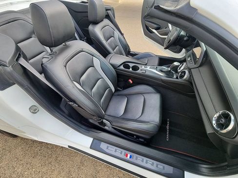 Used 2018 Chevrolet Camaro LT RWD image 29