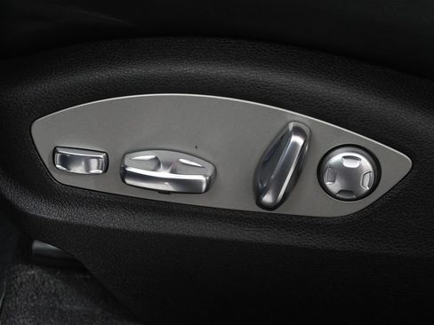 Used 2026 Porsche Macan AWD/4WD image 31