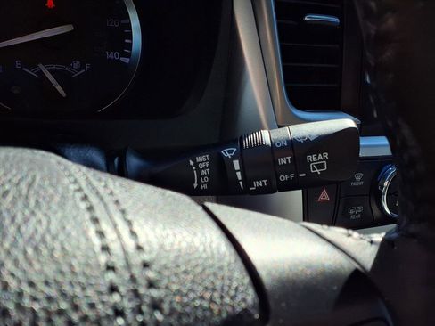 Used 2019 Toyota Highlander XLE image 15