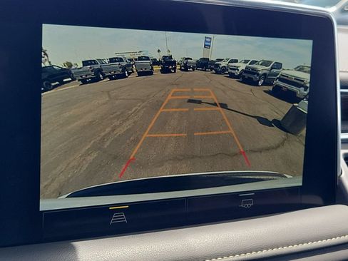 Used 2023 Chevrolet Tahoe Premier AWD/4WD image 15