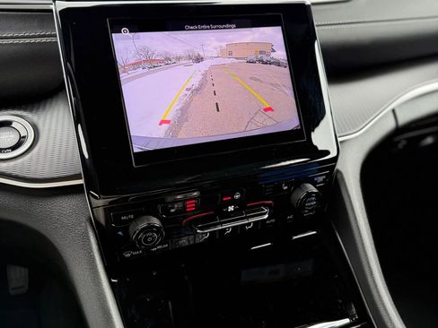 Used 2023 Jeep Grand Cherokee L Altitude image 30