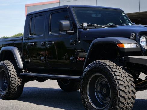 Used 2023 Jeep Gladiator Mojave w/ Cold Weather Group AWD/4WD image 59