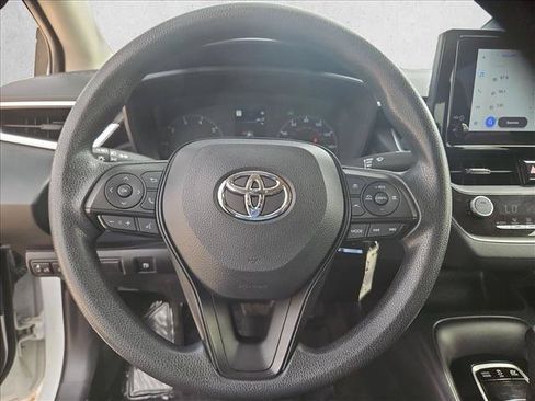 Used 2025 Toyota Corolla LE FWD image 12