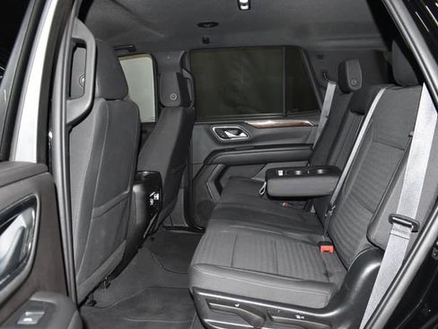 Used 2022 GMC Yukon SLE image 30