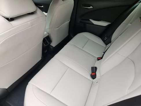 New 2026 Lexus UX 300h FWD image 19