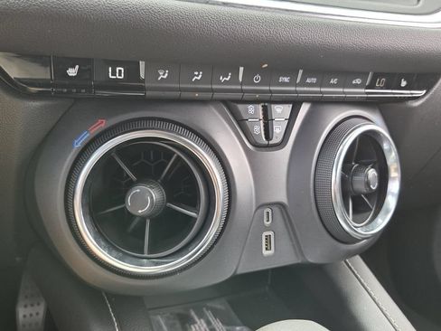 Used 2025 Chevrolet Blazer LT FWD image 21