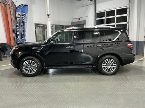 Used 2024 Nissan Armada SL w/ Captain's Chairs Package image 40