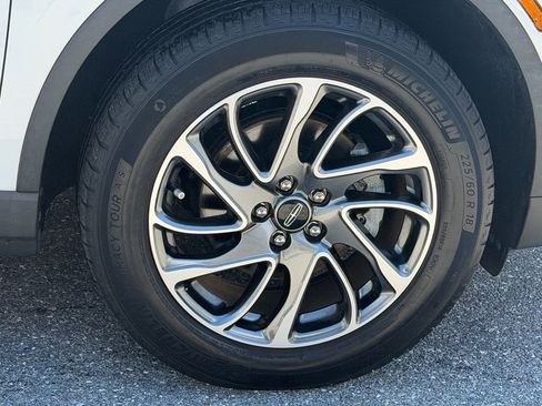 Certified 2022 Lincoln Corsair FWD image 9