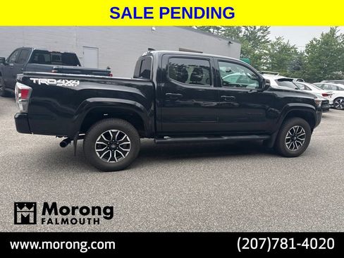 Used 2022 Toyota Tacoma TRD Sport w/ TRD Premium Sport Package AWD/4WD image 6