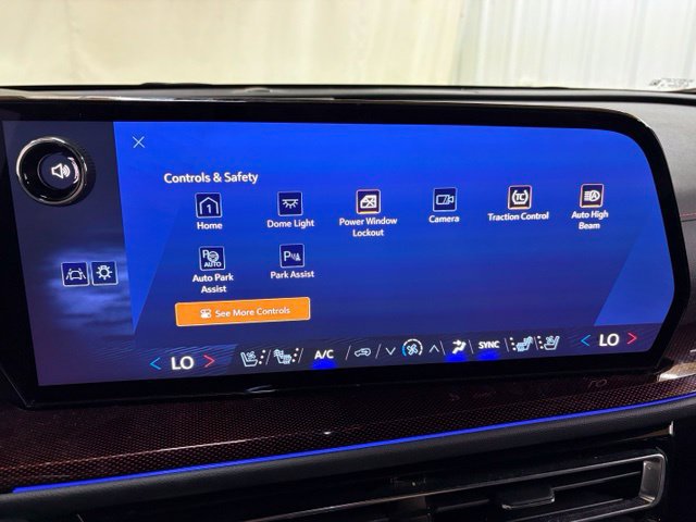 Used 2025 Chevrolet Traverse RS AWD/4WD image 48