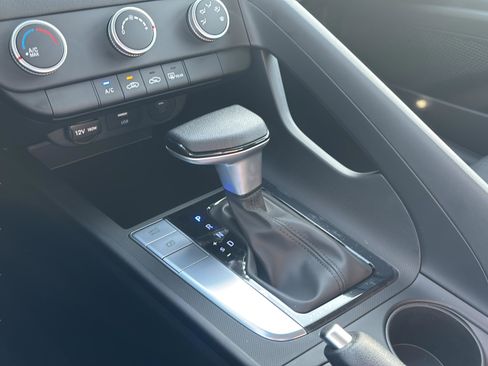 New 2026 Hyundai Elantra SE image 18