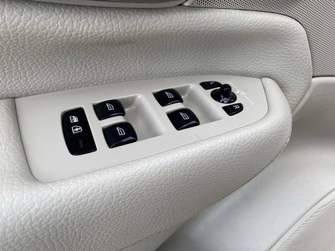 Used 2016 Volvo XC90 T6 Momentum w/ Momentum Plus Package image 22