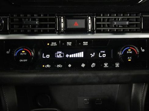 Certified 2025 Nissan Pathfinder SV AWD/4WD image 23