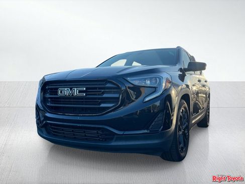 Used 2019 GMC Terrain SLE w/ Black Edition FWD image 2
