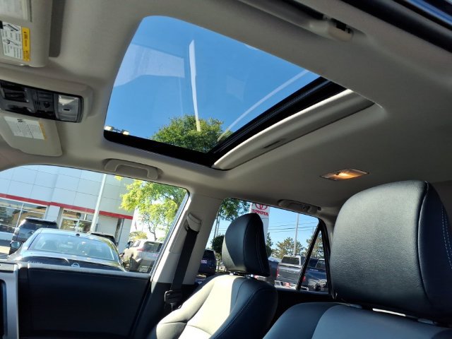 Certified 2022 Toyota 4Runner SR5 Premium w/ Moonroof Package AWD/4WD image 18