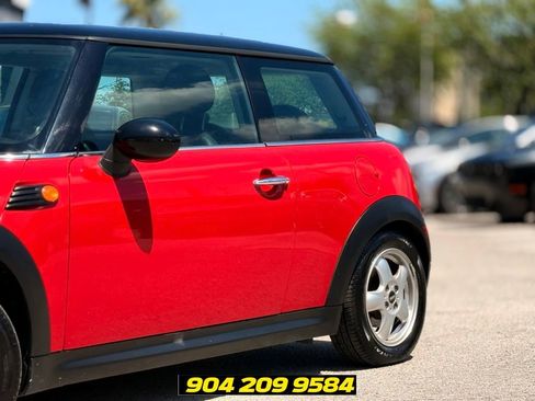 Used 2010 MINI Cooper Hardtop FWD image 3