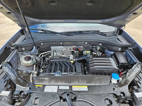 Used 2022 Volkswagen Atlas Cross Sport SE FWD image 34