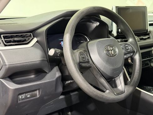 Certified 2025 Toyota RAV4 XLE AWD/4WD image 17