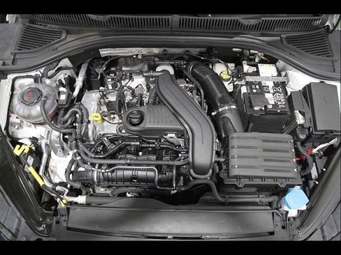 Used 2024 Volkswagen Jetta SE FWD image 19