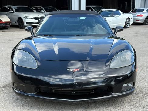 Used 2005 Chevrolet Corvette Coupe w/ Preferred Equipment Group RWD image 2