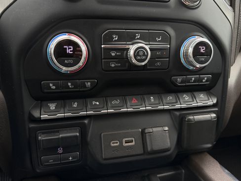 Used 2022 GMC Sierra 2500 Denali AWD/4WD image 18