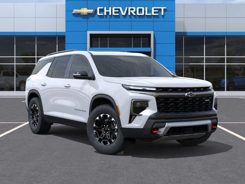 New 2027 Chevrolet Traverse Z71 w/ Enhanced Driving Package AWD/4WD image 7