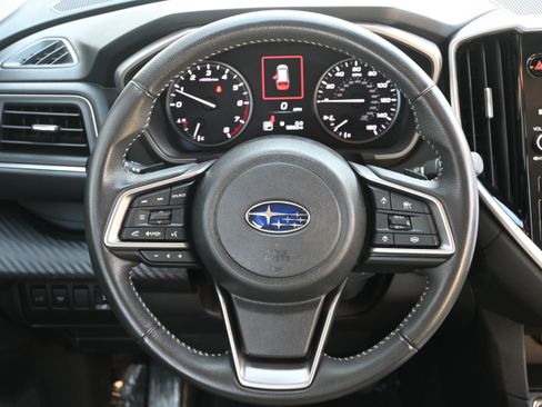 Used 2024 Subaru Ascent Premium w/ Convenience Package image 17