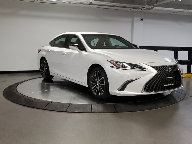 Used 2025 Lexus ES 300h w/ Premium Package FWD image 11
