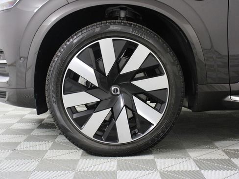 Certified 2023 Volvo XC90 T8 Ultimate AWD/4WD image 28