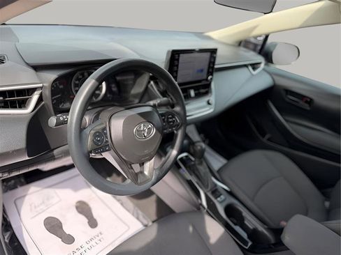 Used 2022 Toyota Corolla LE FWD image 15