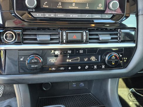 Certified 2022 Nissan Pathfinder SV FWD image 27