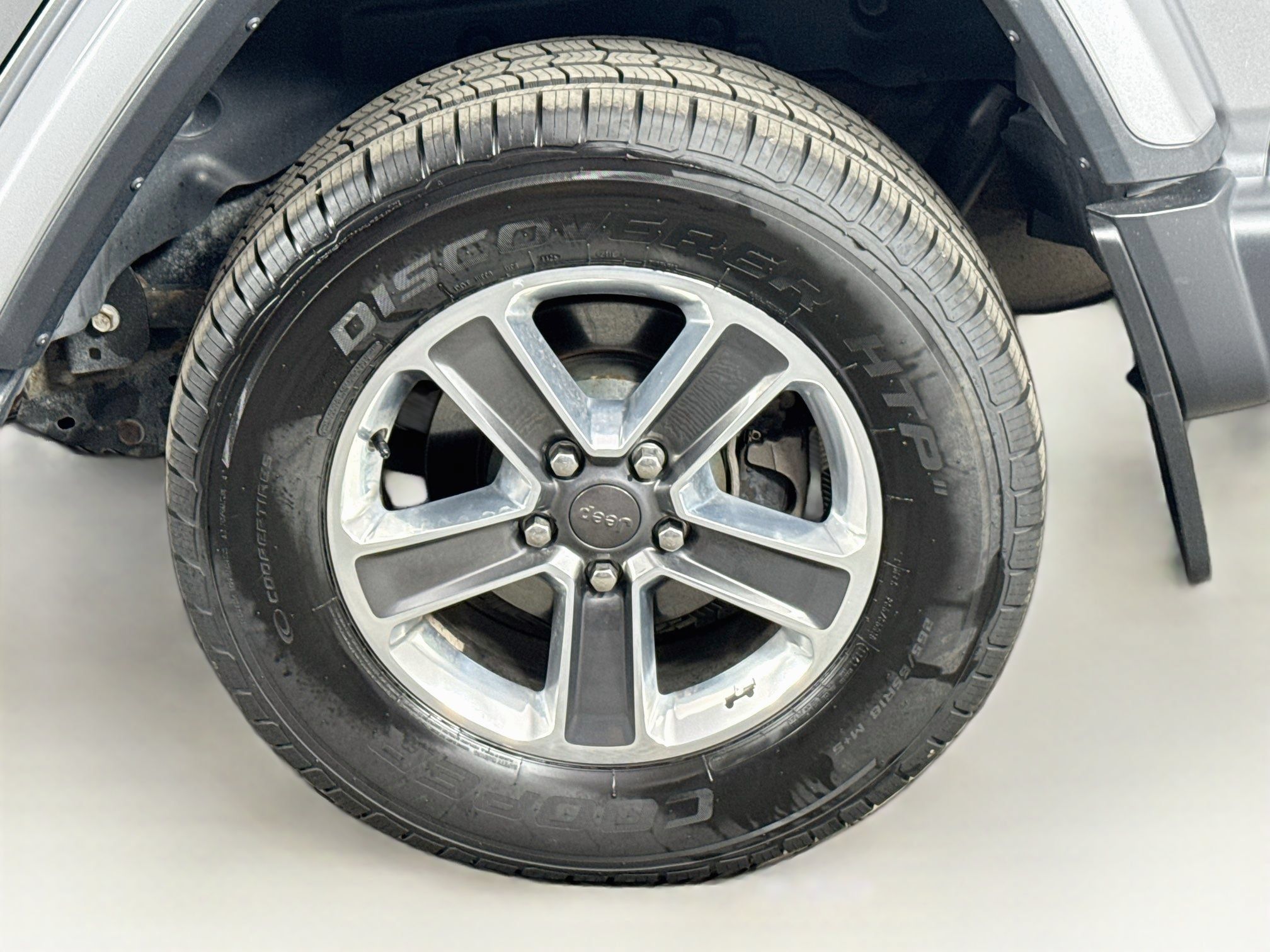 Used 2018 Jeep Wrangler Unlimited Sahara w/ Uconnect 4C Nav & Sound Group AWD/4WD image 9