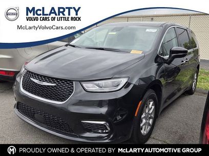 Used 2023 Chrysler Pacifica Touring-L