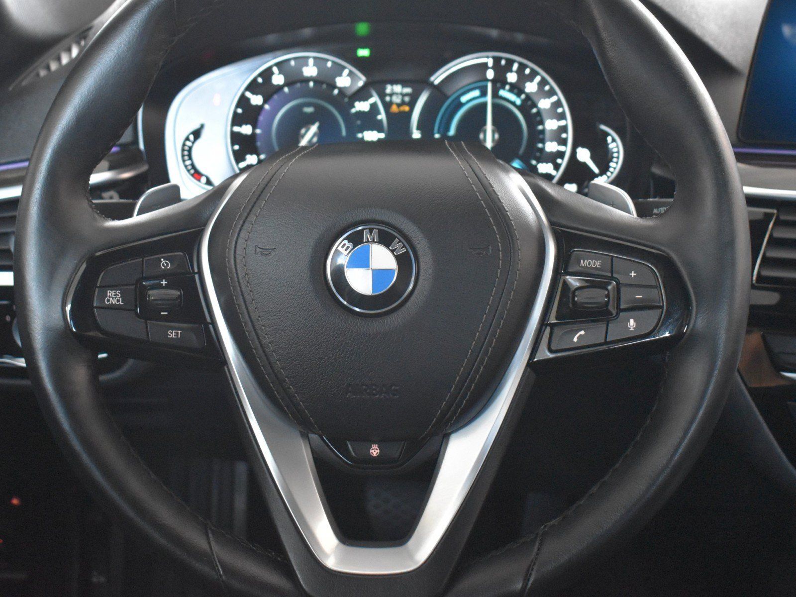 Used 2019 BMW 530e xDrive w/ Convenience Package AWD/4WD image 12