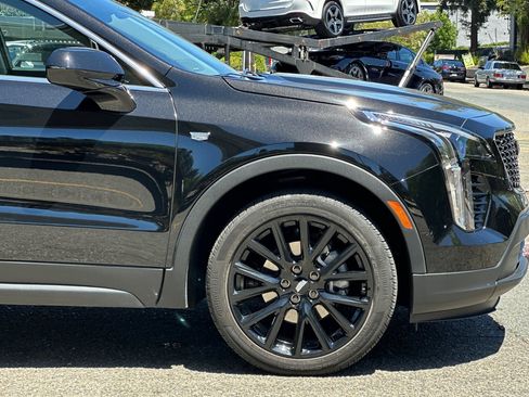 Used 2023 Cadillac XT4 Luxury w/ Cold Weather Package AWD/4WD image 35