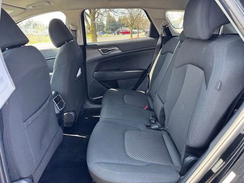 Used 2025 Kia Sportage LX FWD image 19