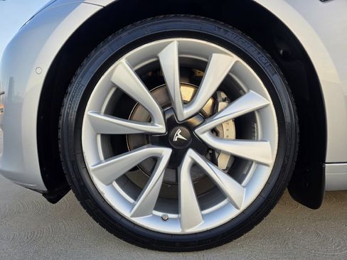 Used 2018 Tesla Model 3 Long Range RWD image 12