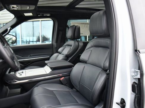 New 2026 Lincoln Navigator Reserve w/ Jet Appearance Package image 13