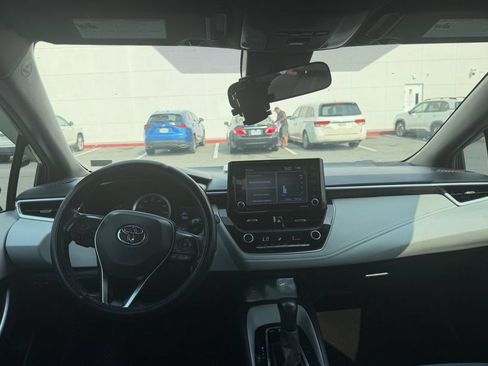 Used 2022 Toyota Corolla SE w/ Carpet Mat Package (TMS) FWD image 9