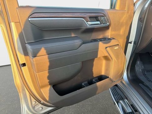 New 2026 GMC Sierra 1500 SLT w/ SLT Premium Package AWD/4WD image 17